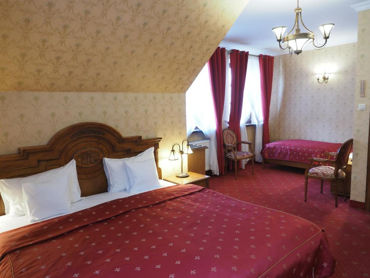 Hotel Sarmata Zespol Dworski Sandomir Extérieur photo