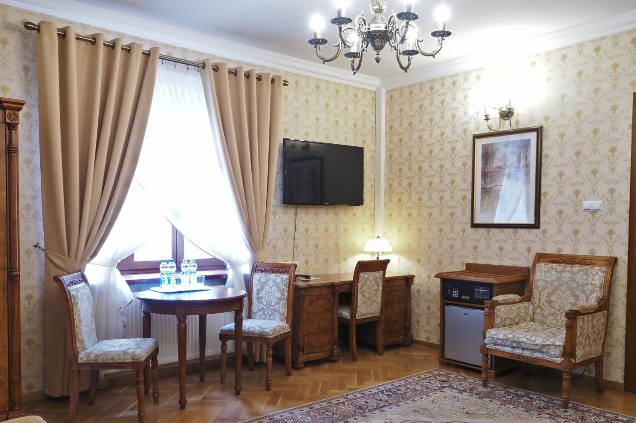 Hotel Sarmata Zespol Dworski Sandomir Extérieur photo