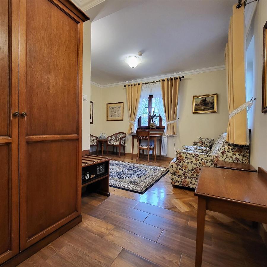 Hotel Sarmata Zespol Dworski Sandomir Extérieur photo