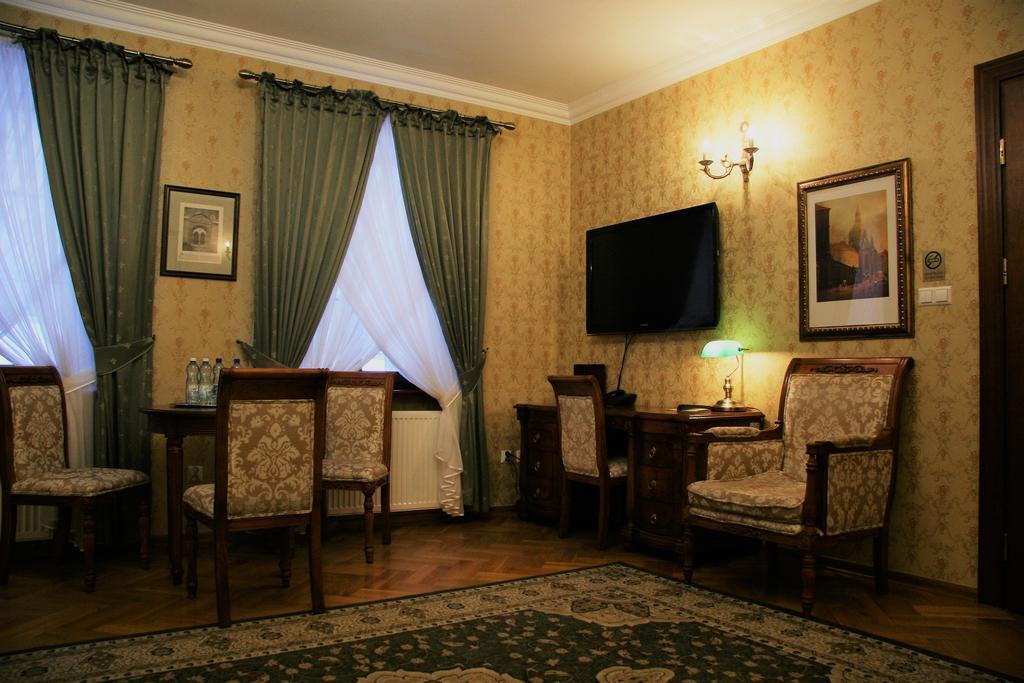 Hotel Sarmata Zespol Dworski Sandomir Chambre photo