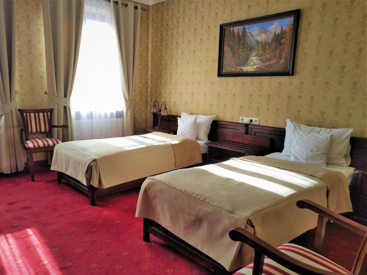 Hotel Sarmata Zespol Dworski Sandomir Extérieur photo